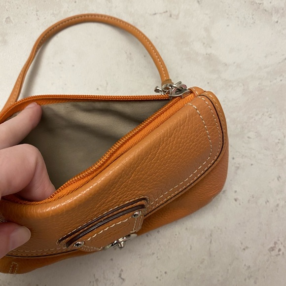 Coach wristlet - Picture 3 of 5